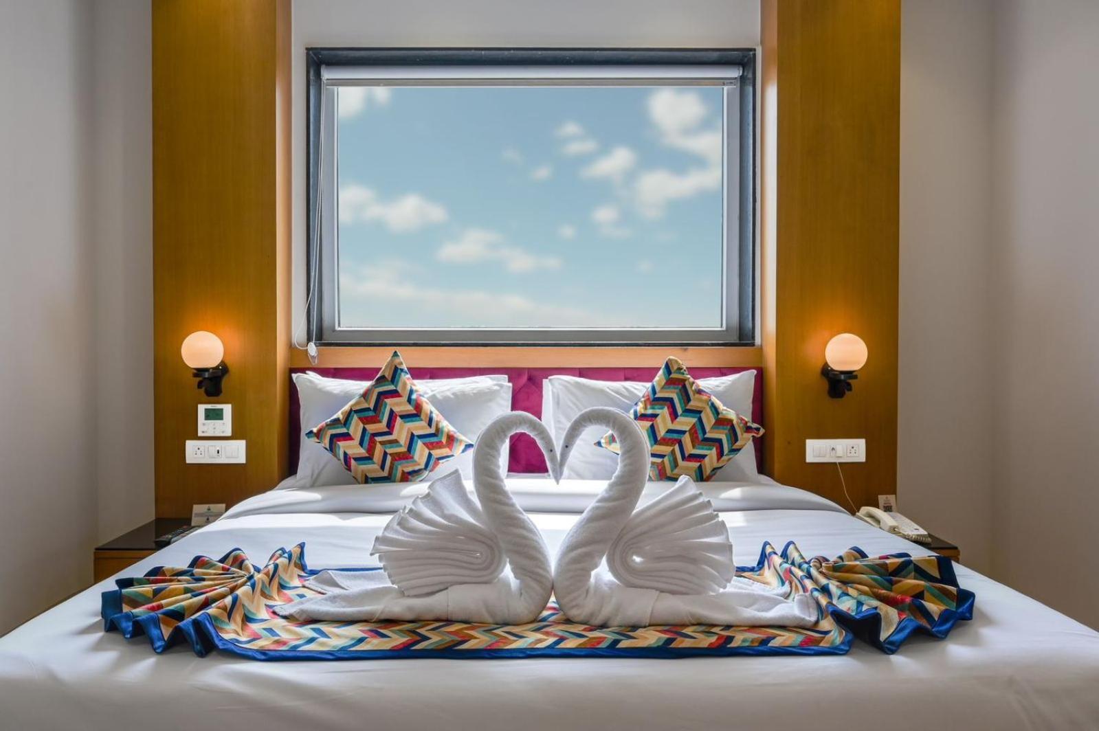 Classio Royale By Io Hotels Near Golden Temple Amritsar Luaran gambar