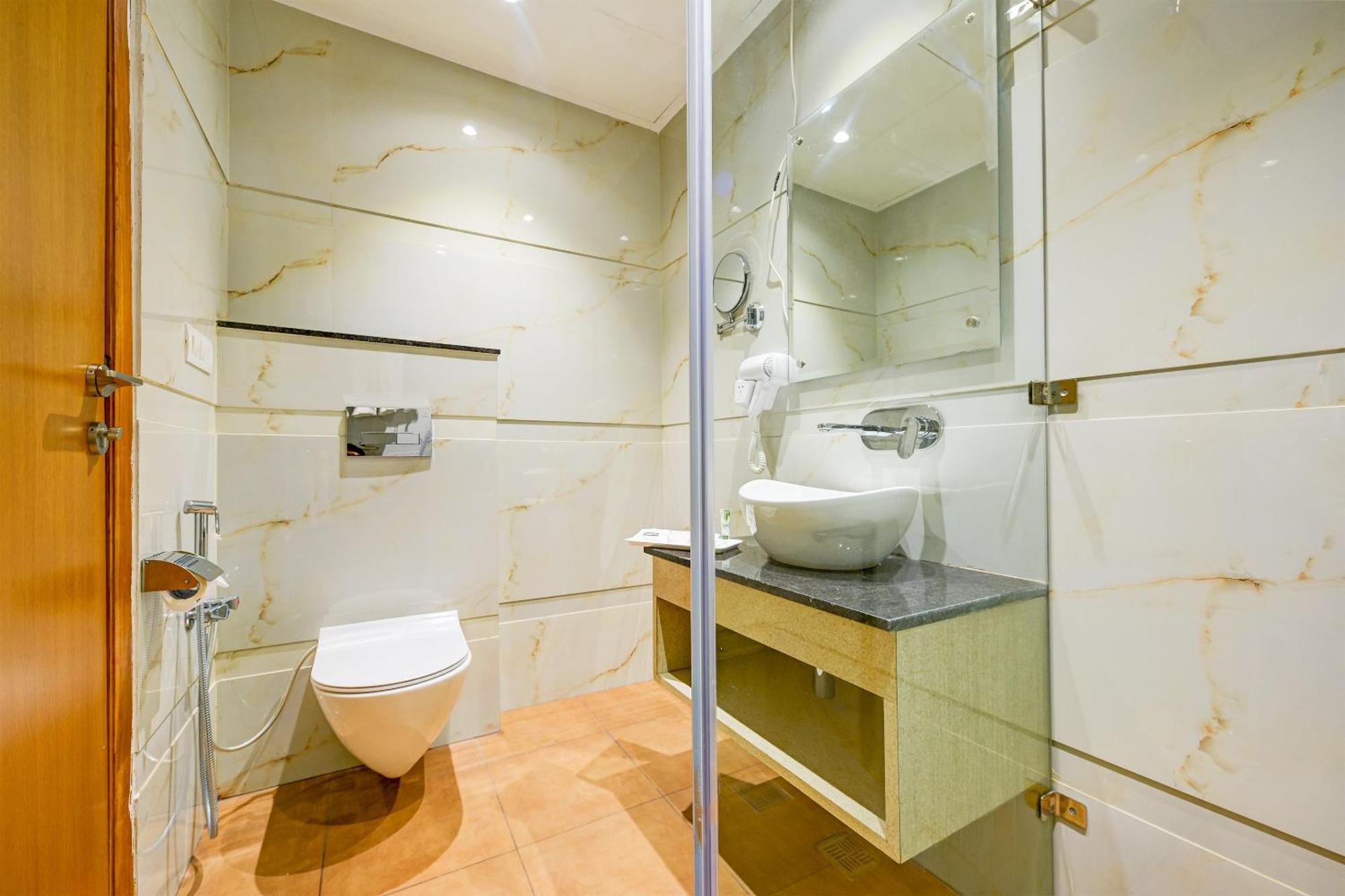 Classio Royale By Io Hotels Near Golden Temple Amritsar Luaran gambar
